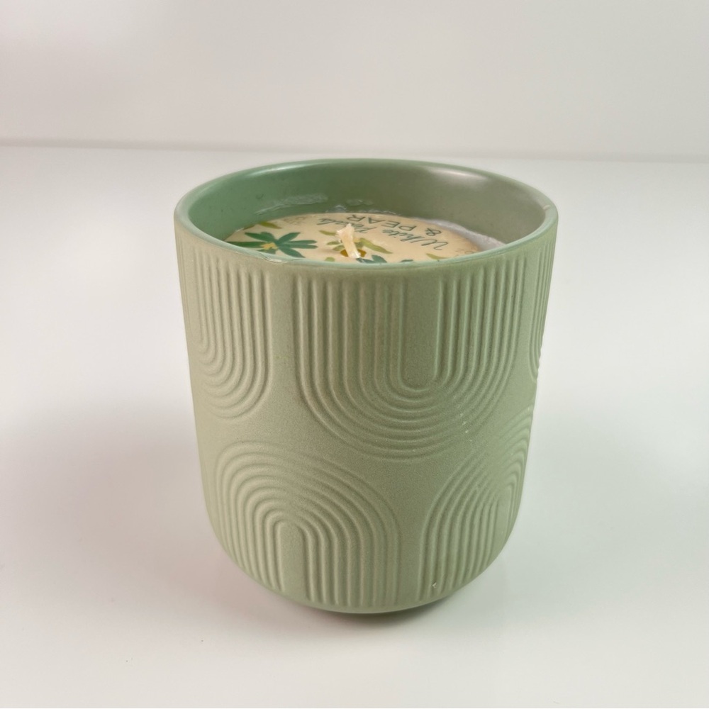 Green Arch Rainbow Design Candle White Petals and Pear 11 oz